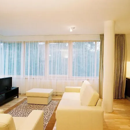 Apartamentai Tylios Pusys Lägenhet Palanga
