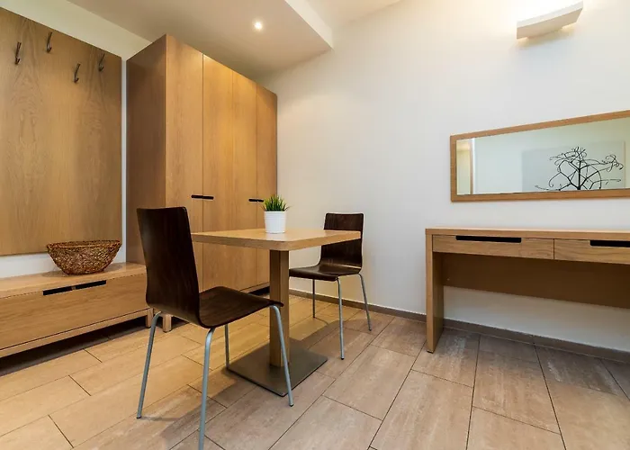 Apartamentai Tylios Pusys *